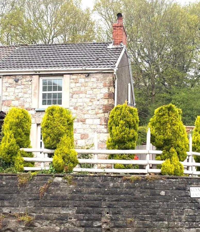 2-Bed Cottage In In Welsh Valley Nr Суонси Экстерьер фото