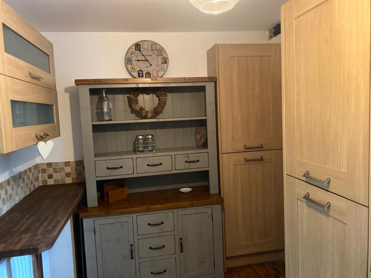 2-Bed Cottage In In Welsh Valley Nr Суонси Экстерьер фото